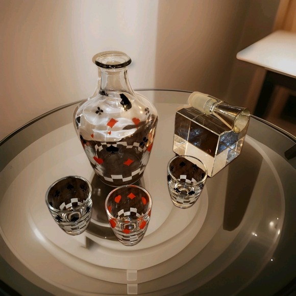 Vintage Verrerie D'Arques France Poker Card Decanter w/3 Shot Glasses - Picture 14 of 16